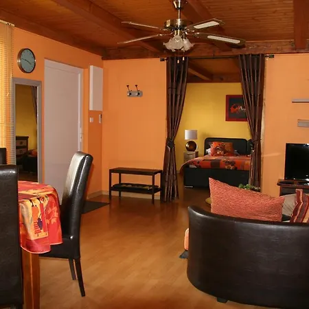 فندق مبيت وإفطار D'hotes & La Paysanne